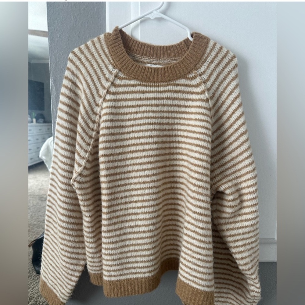 American Eagle Sweater striped